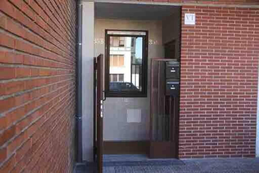Aixerrota Apartamentos B Getxo Luaran gambar